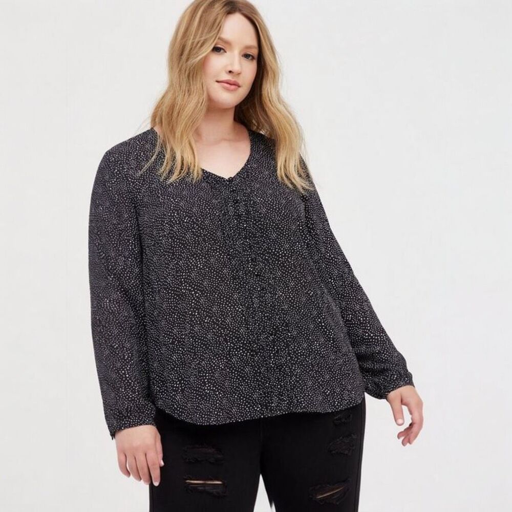 Torrid Georgette Pintuck Button-Front Blouse Size 2 (2X) Black White Dot